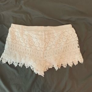 white lace shorts
